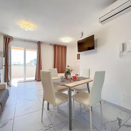 Apartment Stylish Downtown