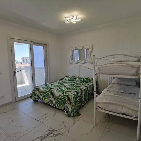 Stylish Downtown Apartment